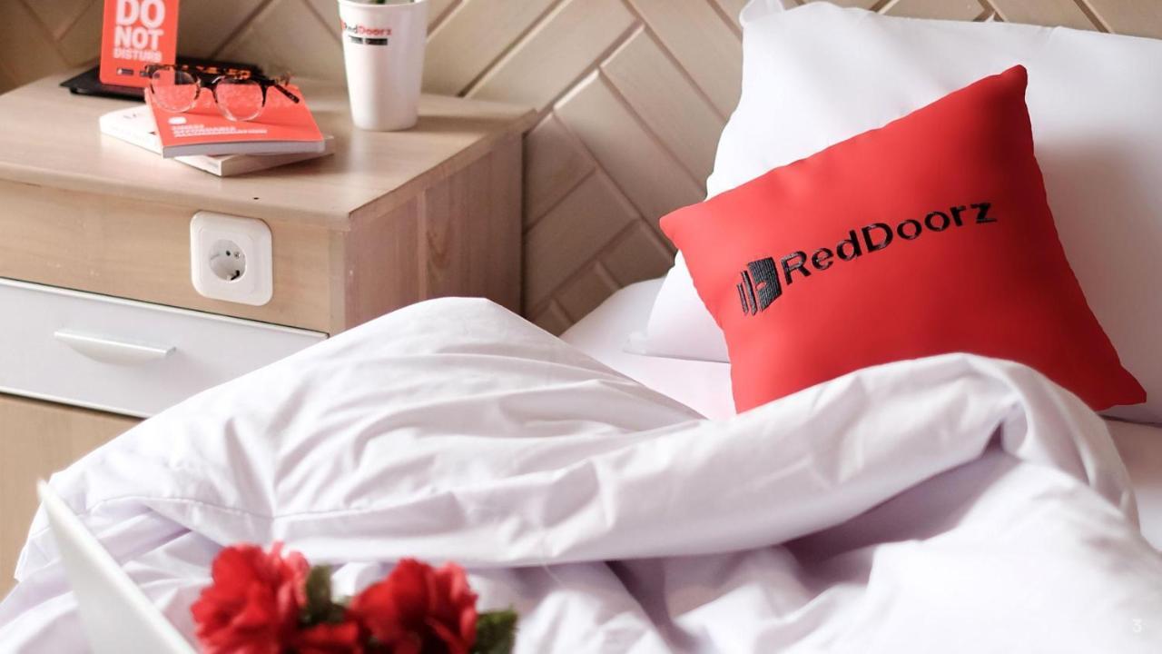 Reddoorz Tuan Viet Hotel Dinh Tien Hoang Ho Si Minh-város Kültér fotó