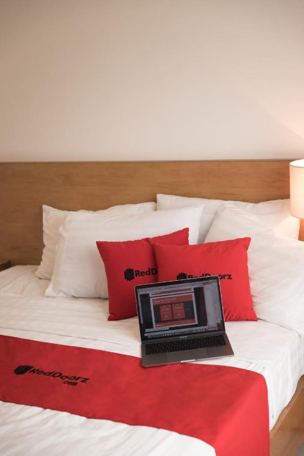 Reddoorz Tuan Viet Hotel Dinh Tien Hoang Ho Si Minh-város Kültér fotó